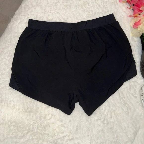 3 x 20$ Under Armour Women's Athletic Black Shorts Size Medium - Picture 5 of 6